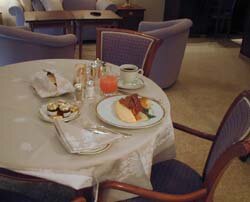 Silver Whisper - breakfast en suite