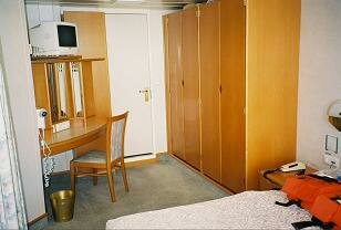 Enchantment of the Seas Cruise Review, stateroom